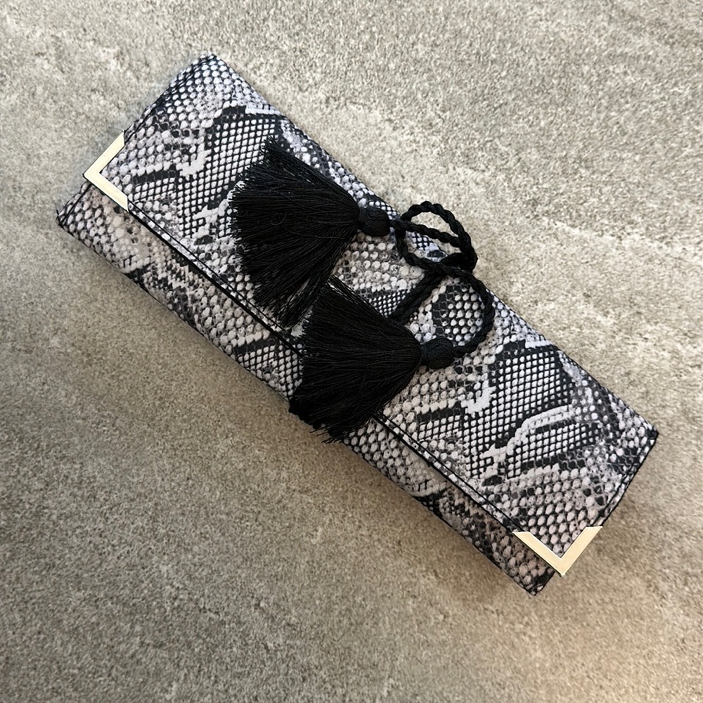 White House Black Market Jewelry Roll